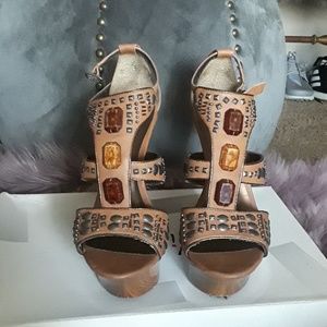 Wild Pair high heel sandal
